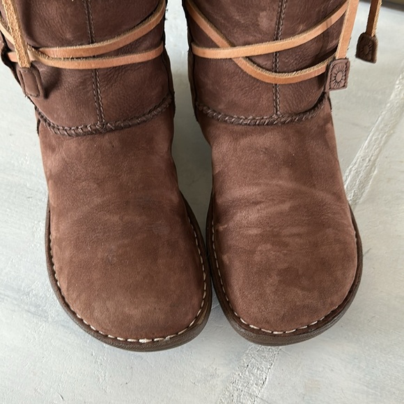 Women’s UGG Catalina Tall Boots Size 7 Leather Sheepskin Fall Winter Lace Up - Picture 9 of 16